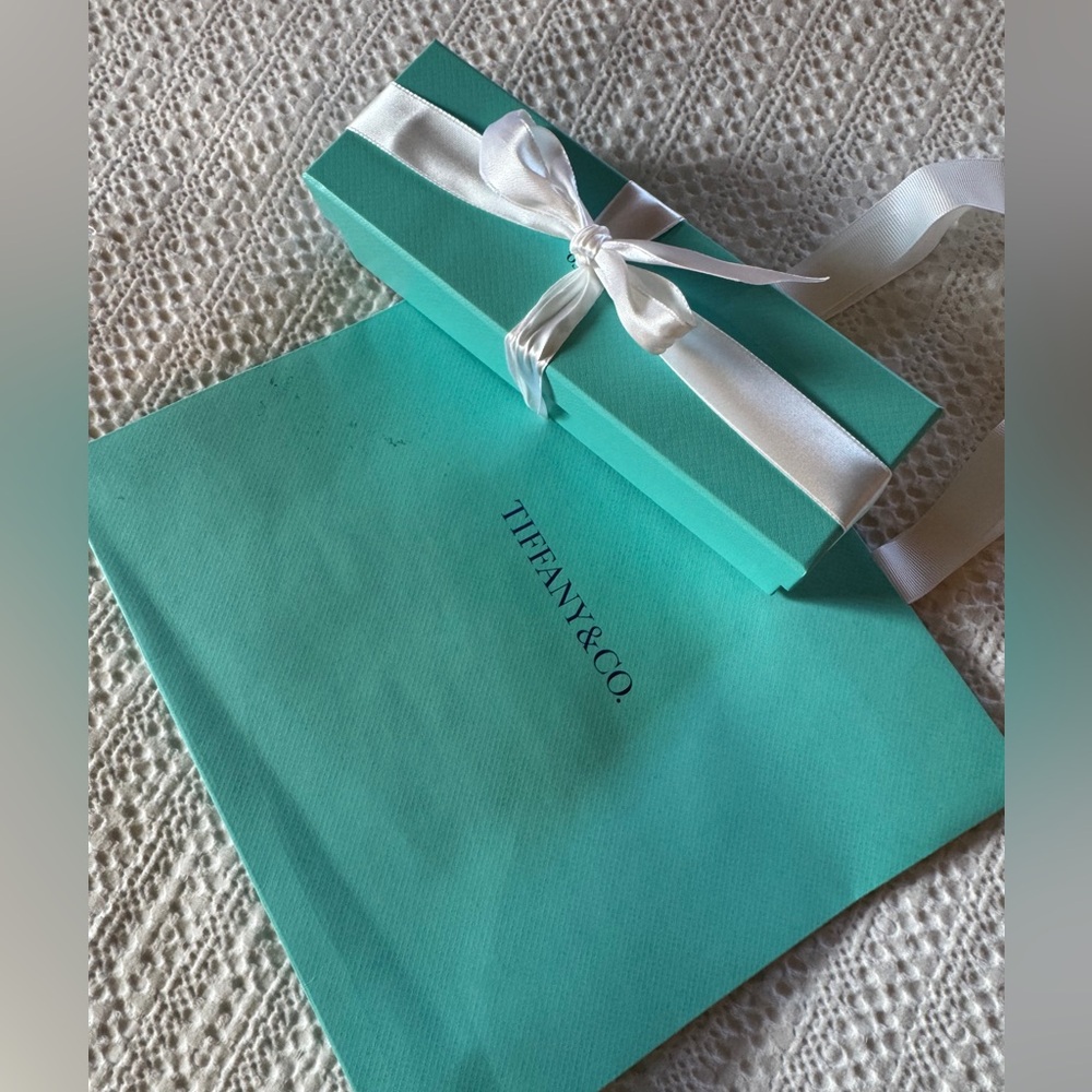 Tiffany & Co. Blue Gift Set Bag, Box and hinged bracelet box - Picture 6 of 6